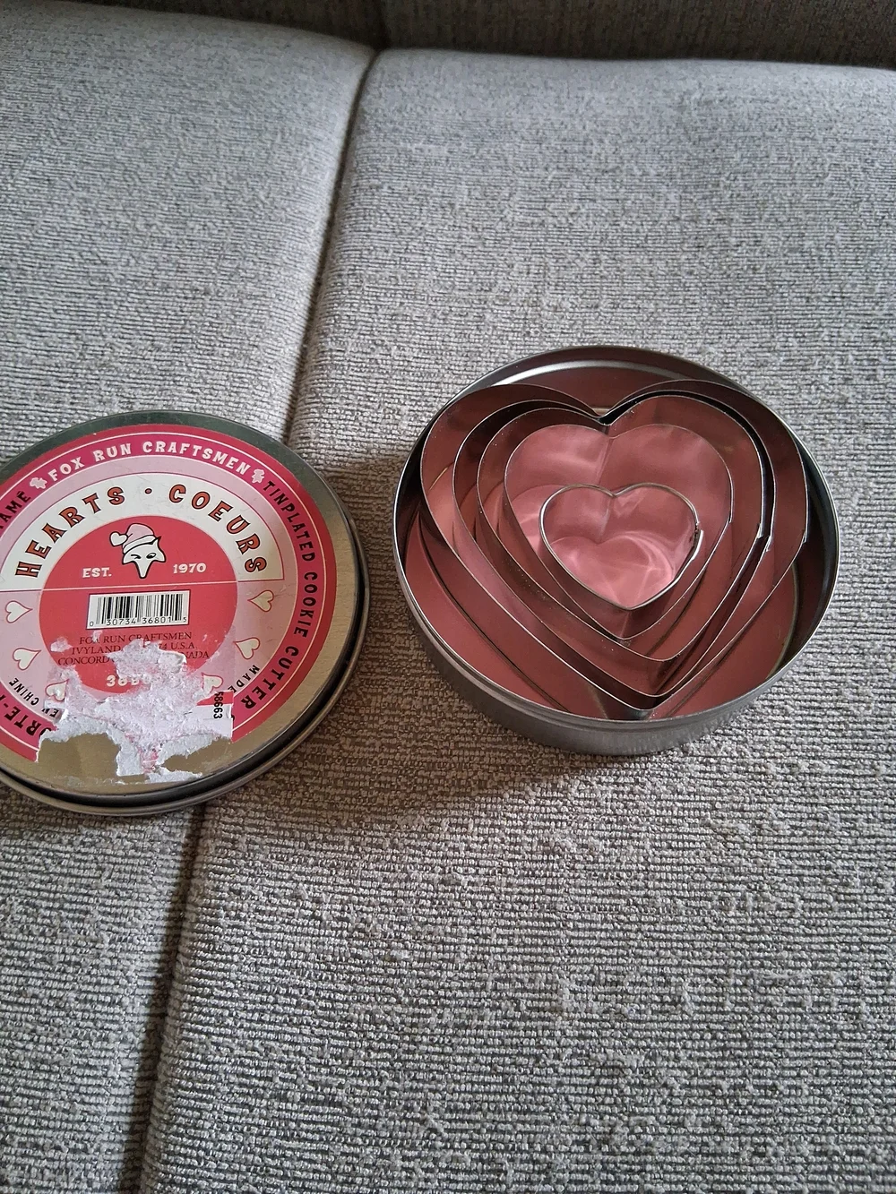 Heart-Shaped Set Of Five Metal Cookie Cutters In Original Tin, Unused